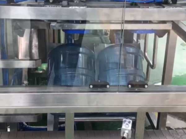 變頻控制加水，灌裝機視頻