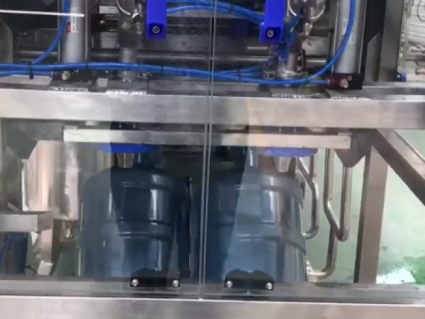 變頻控制加水，灌裝機視頻